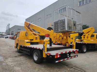 登高車、25慶鈴高空作業(yè)車、國六直臂高空作業(yè)車與清洗吸污車 現(xiàn)代城市作業(yè)的多功能利器